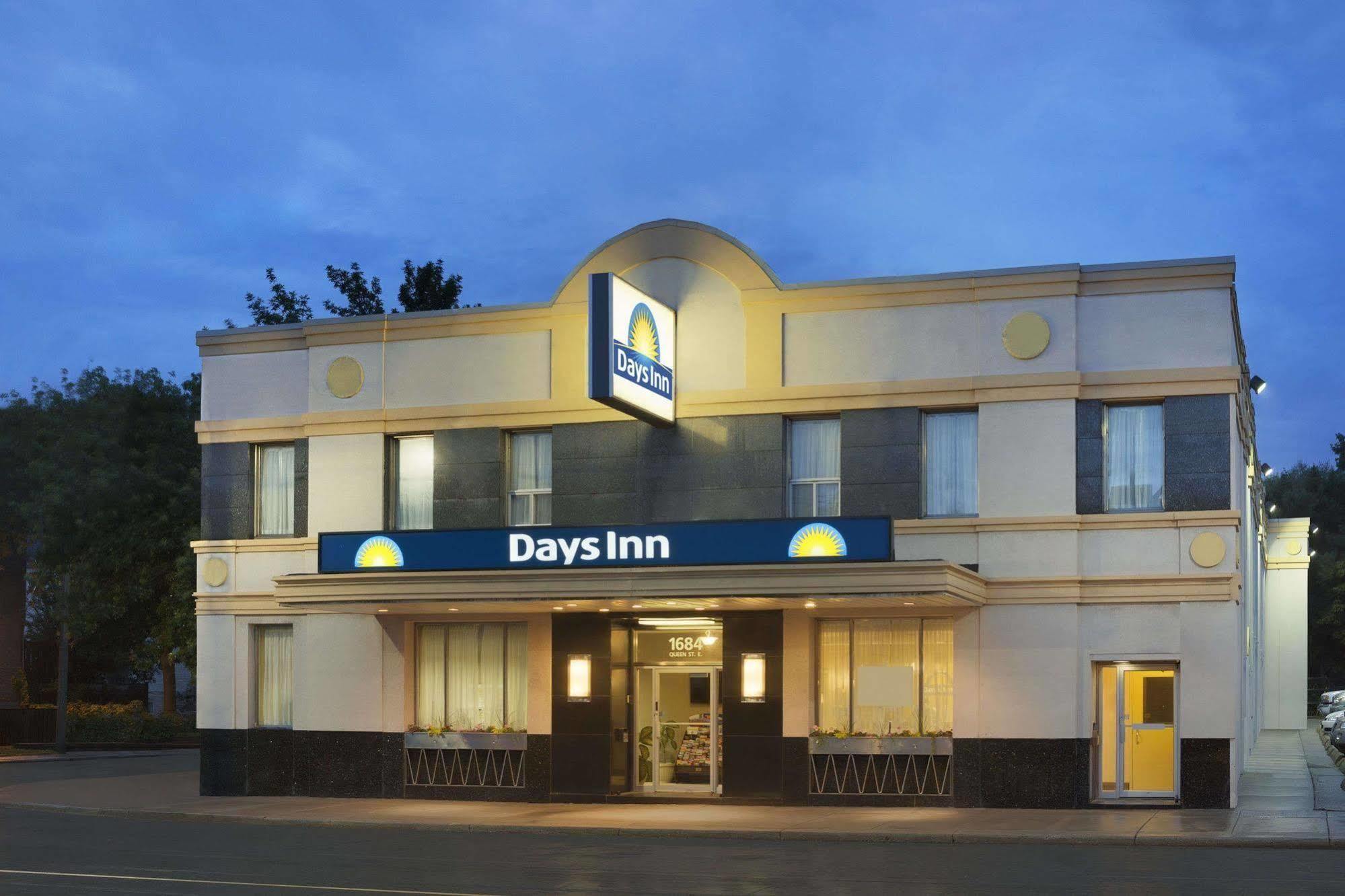 Days Inn By Wyndham Toronto East Beaches Bagian luar foto