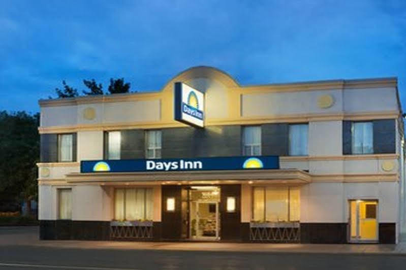 Days Inn By Wyndham Toronto East Beaches Bagian luar foto